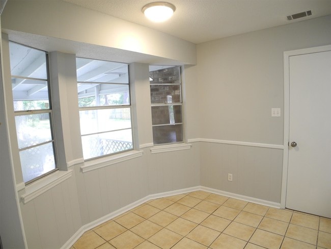 Building Photo - 26 Beaver Run Dr