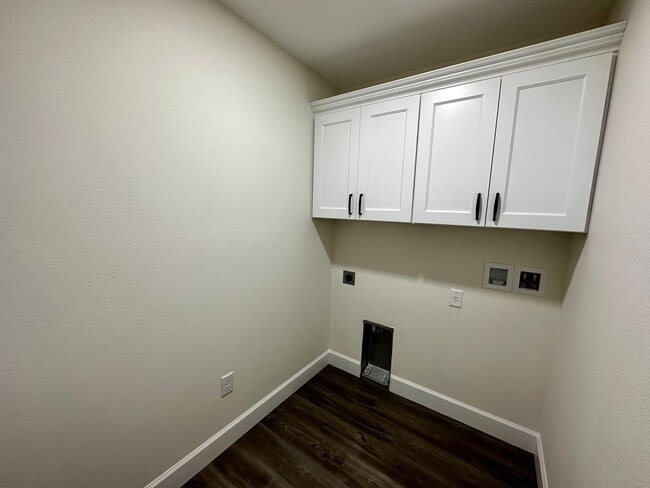 Building Photo - 2022 3/2 For Rent