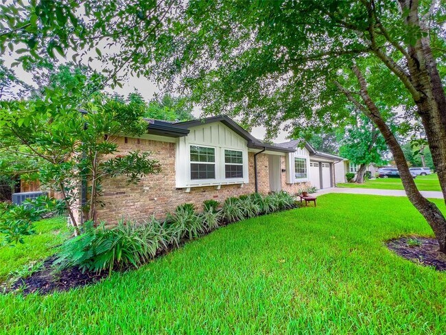 Building Photo - 5923 Dawnridge Dr