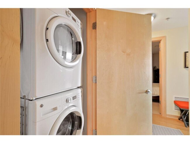 Building Photo - 1120 S 2nd St