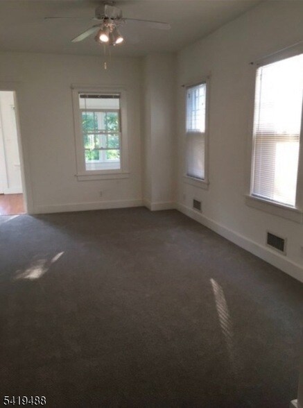 Building Photo - 20 Seneca Trl