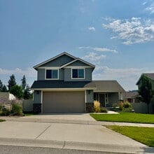Building Photo - Modern Comfort in the Heart of Coeur d’Alene!