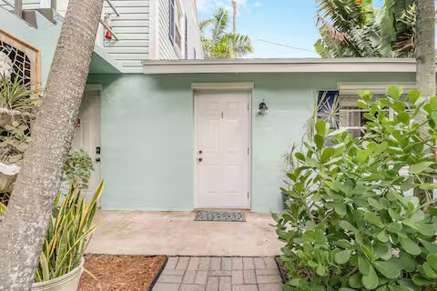 Building Photo - 713 Penn St