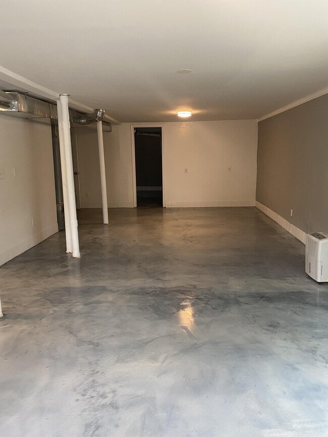 Building Photo - 14311 Veterans Memorial Hwy