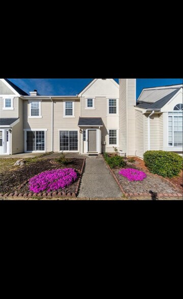 Building Photo - 343 Lee's Ml Dr