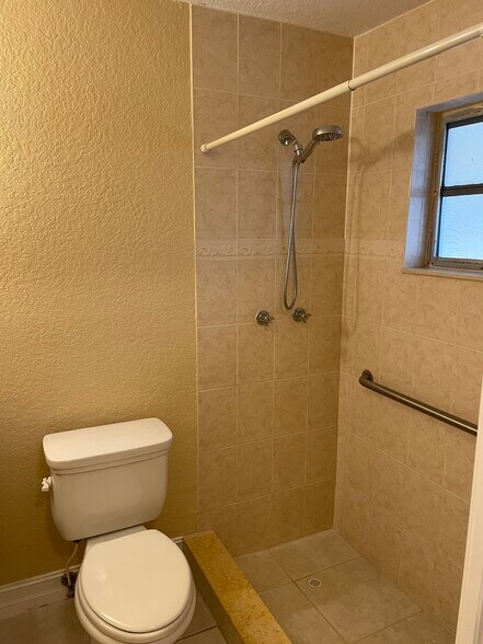 Building Photo - 3633 W Forge Rd