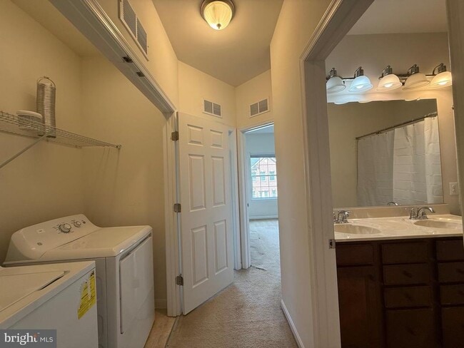 Building Photo - 9105 Belo Gate Dr
