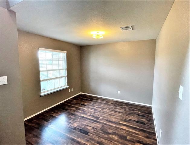 Building Photo - 208 Dye Dr