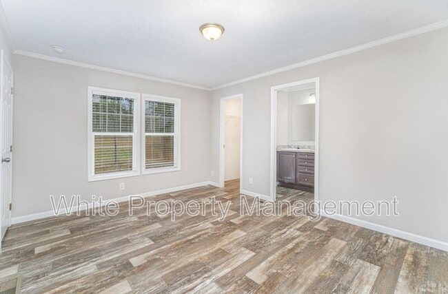 Building Photo - 1335 Oak Breeze Dr