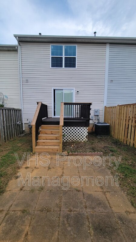 Building Photo - 553 Highland Towne Ln