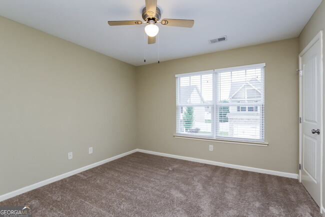 Building Photo - 526 Hill Crest Cir