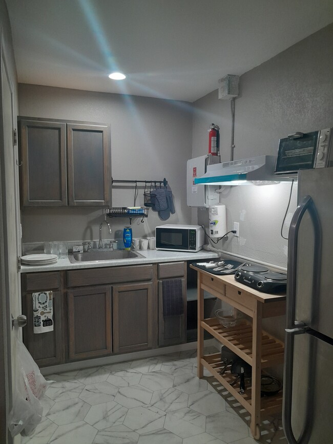 Studio Kitchen - 501 Holick Ave