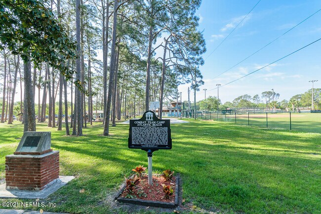 Building Photo - 1047 Hibiscus St