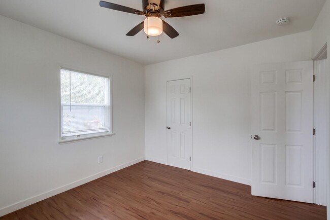 Building Photo - Updated 2-Bed Condo in Prime North Park