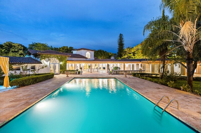 Building Photo - 12300 Old Cutler Rd