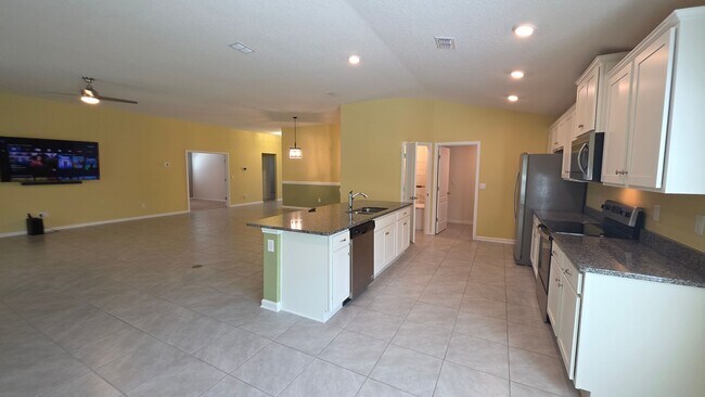 Building Photo - New Home in Sawmill Creek 3 Bedroom 3 Bath home with Office/Den and Screened Patio