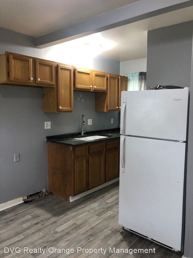 Building Photo - 3 br, 1.5 bath House - 2866 Pinkney St