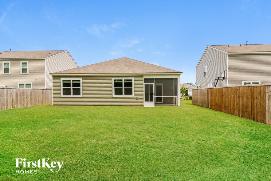 Building Photo - 544 Wayton Cir