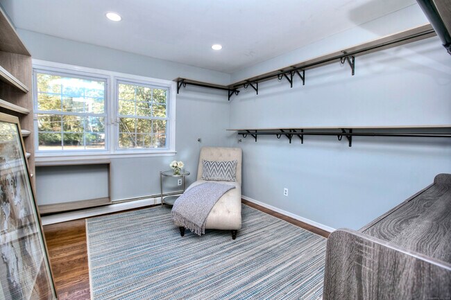 Building Photo - 19 Woodchuck Ct