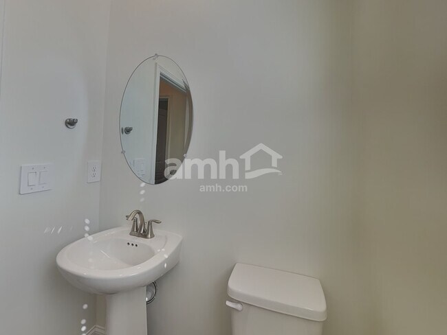 Building Photo - 3524 Shane Hill Rd SW