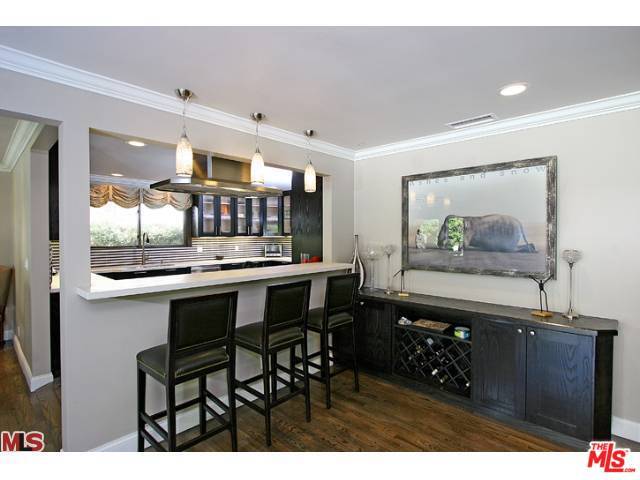 Building Photo - 2001 Coldwater Canyon Dr