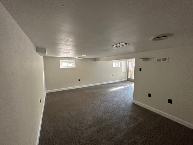 Building Photo - 1113 Twinbrook Dr
