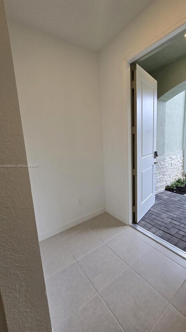 Building Photo - 4329 Pond Lily Ln