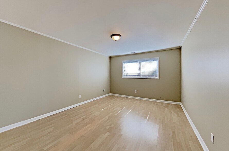 Building Photo - 119 S Falcon Bluff