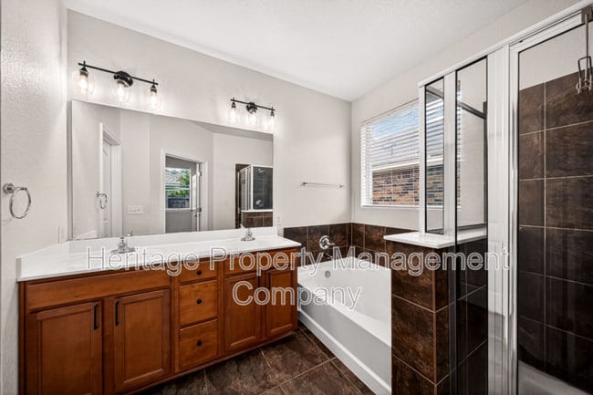 Building Photo - 7915 Cenote Dr