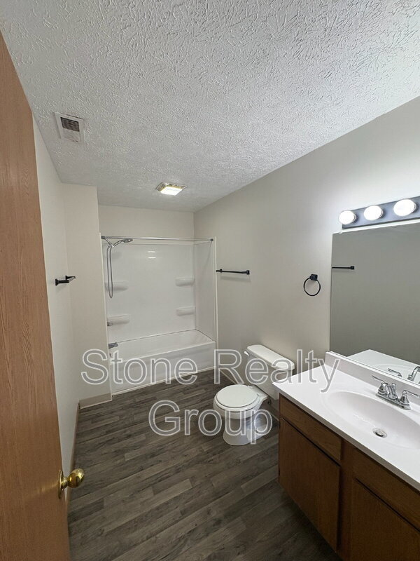 Building Photo - 679 N 25th St