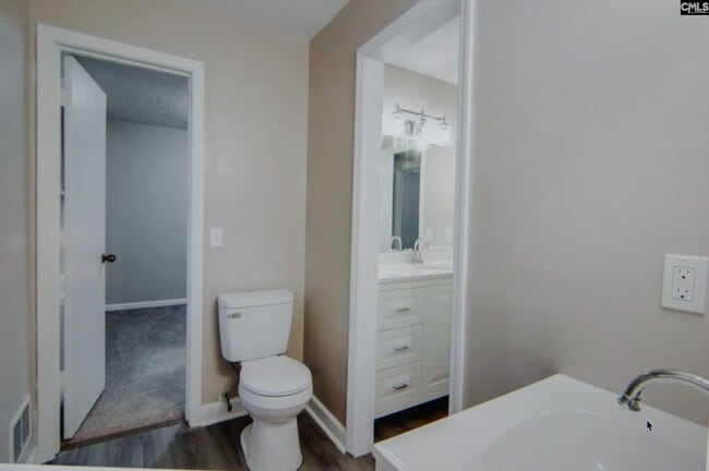 Building Photo - 2475 Drexel Dr