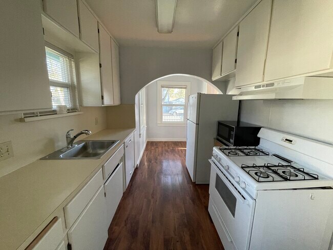 Kitchen - 310 Cherry Ave