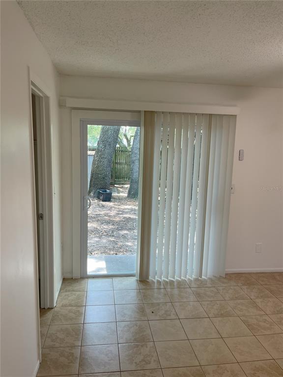 Building Photo - 3814 Valley Tree Dr