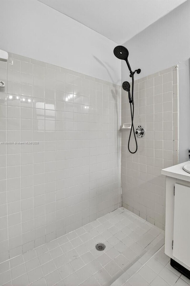 Building Photo - 9645 El Clair Ranch Rd