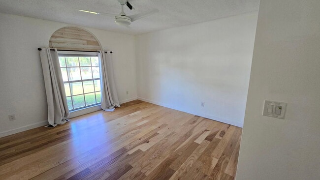 Building Photo - 211 N Cervidae Dr