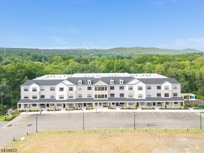Building Photo - 20 Encampment Ct