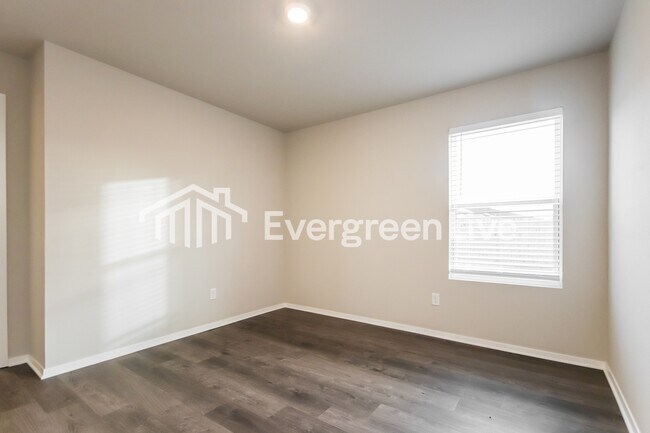 Building Photo - 6613 NW Kathleen St