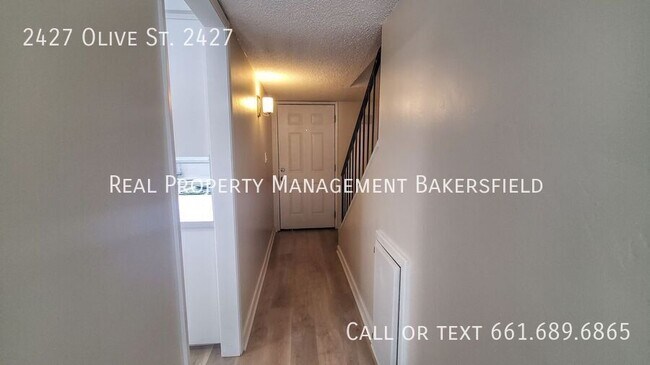 Building Photo - 2427 Olive St