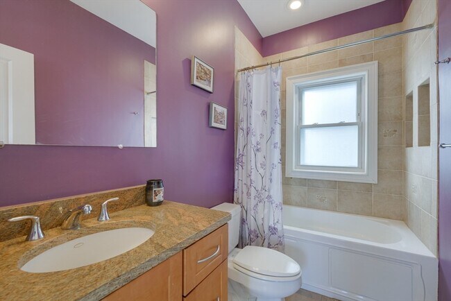 Building Photo - 41 Farragut Rd