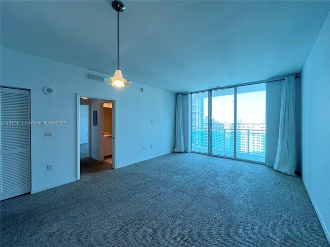 Building Photo - 951 Brickell Ave