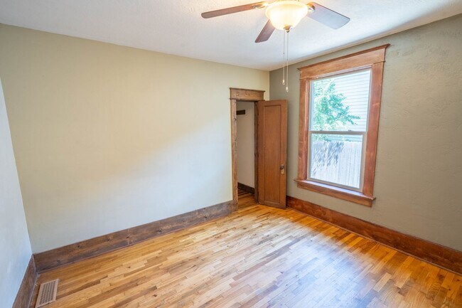 Building Photo - Single-Level 3 Bed / 2 Bath in Ogden — 1907 Charm Near Historic 25th Street