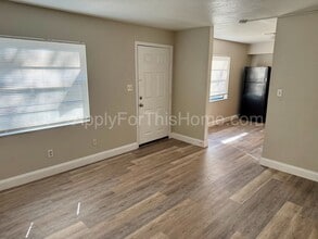 Building Photo - 2 Bedroom Apartment - Busch Gardens Area