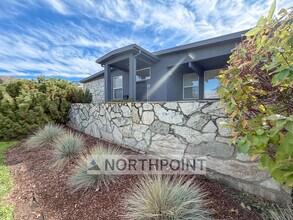 Building Photo - Midcentury Modern Masterpiece