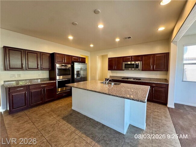 Building Photo - Beautiful 4BR Home with Huge Loft, Gourmet Kitchen & Covered Patio