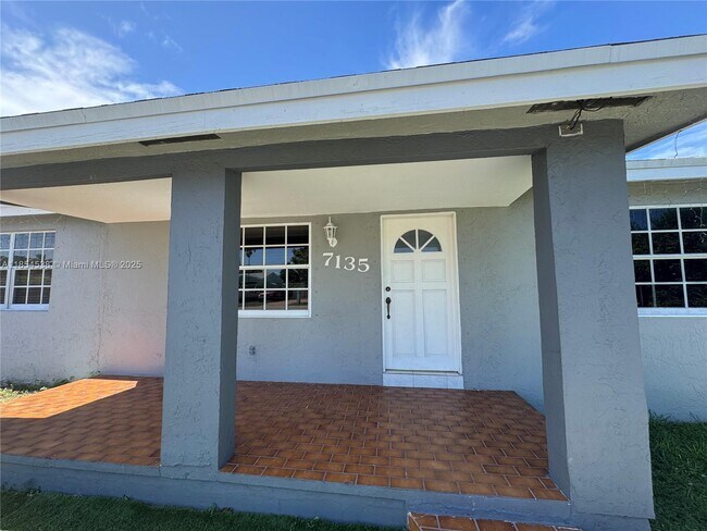 Primary Photo - 7135 SW 13th St