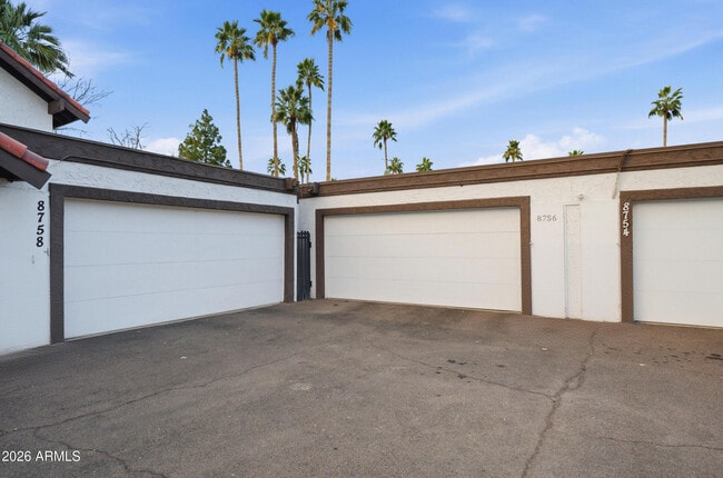 Building Photo - 8756 E Via De La Luna