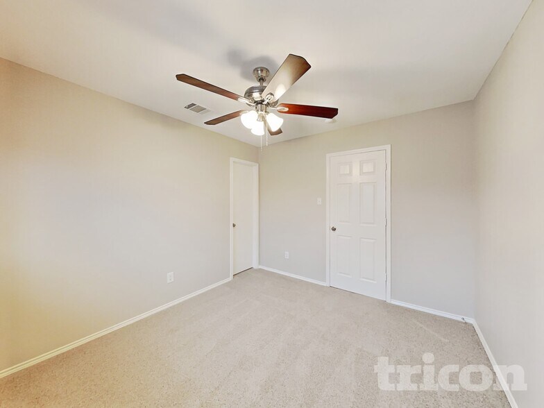 Building Photo - 8504 Hawkview Dr