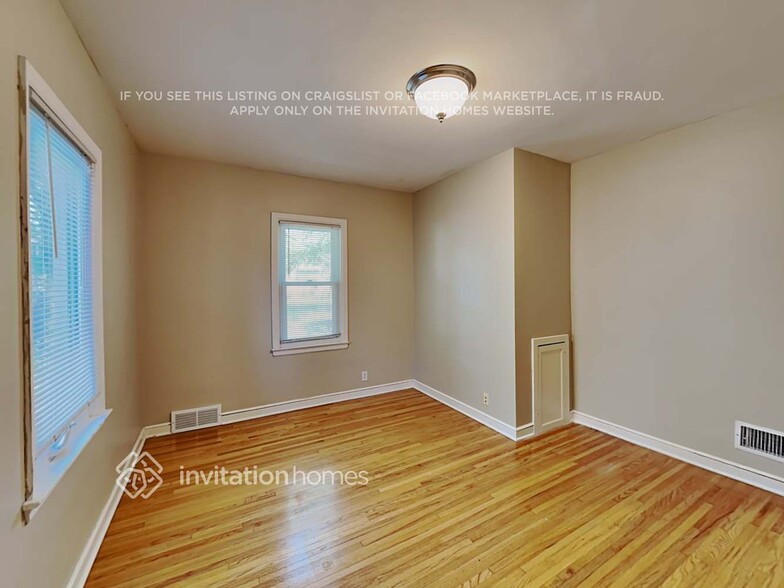 Building Photo - 2240 E 42nd St