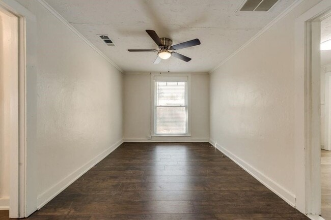 Building Photo - 618 W Purnell St