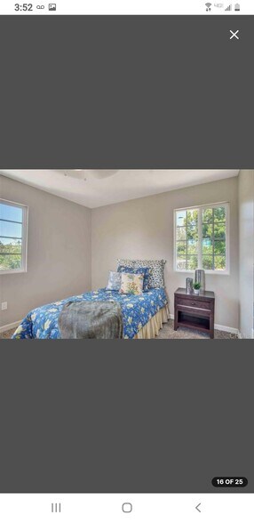 Building Photo - 920 Galopago St